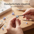 [KI] Handgefertigter Silberring mit Topas bei der Schmuckherstellung