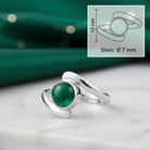 [KI] grüner Onyxring aus Silber mit Maßangaben zu Ring und Edelstein