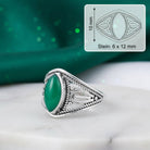 [KI] grüner Onyxring aus Silber mit Maßangaben zu Ring und Edelstein