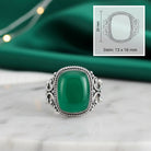 [KI] grüner Onyxring aus Silber mit Maßangaben zu Ring und Edelstein