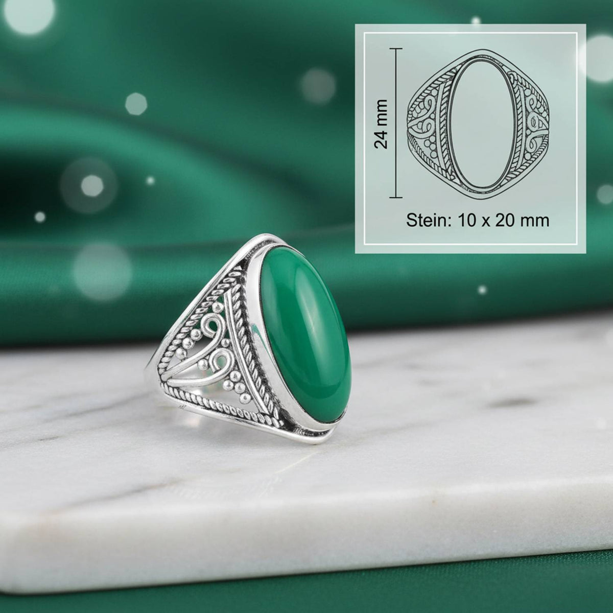 grüner Onyxring aus Silber mit Maßangaben zu Ring und Edelstein