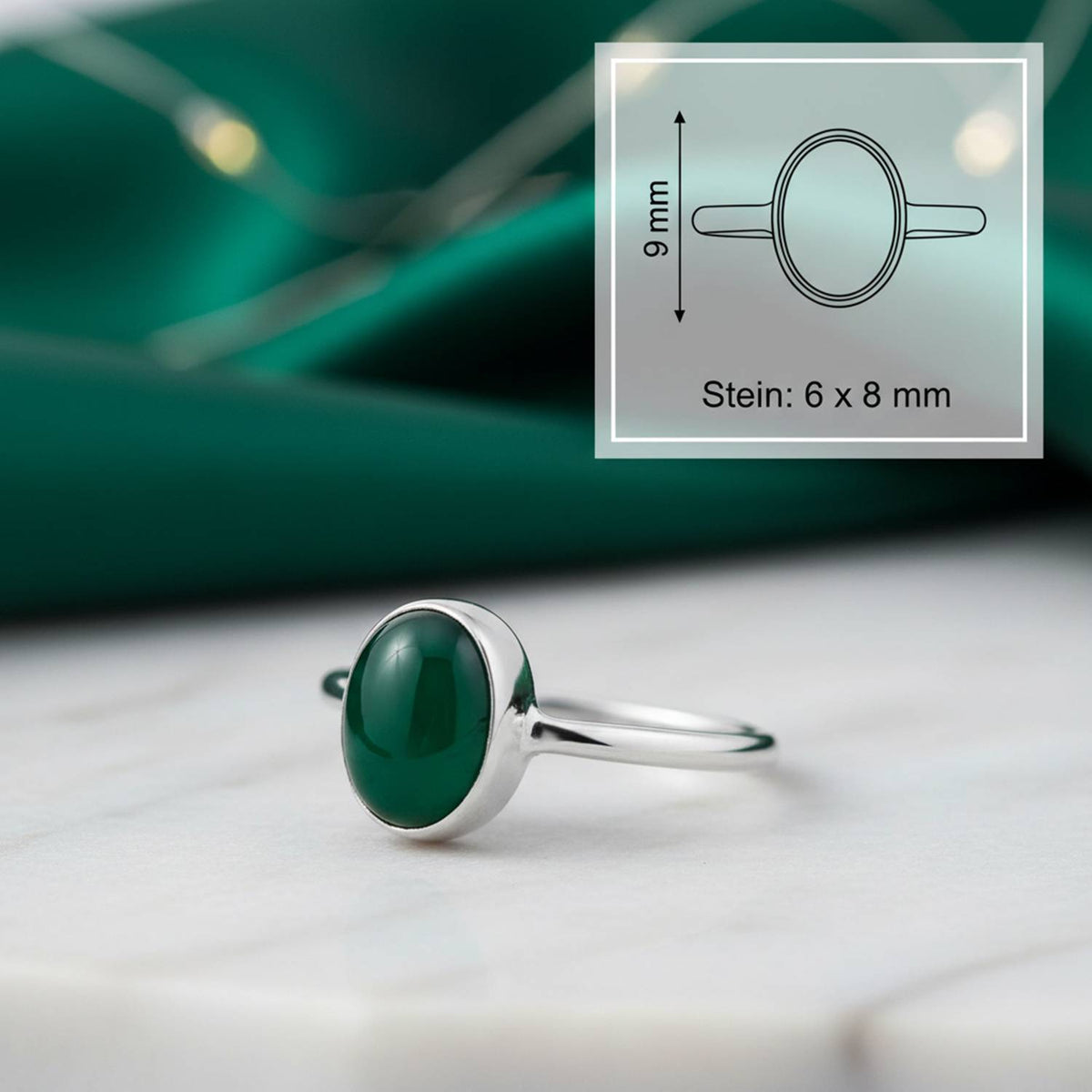 grüner Onyxring aus Silber mit Maßangaben zu Ring und Edelstein