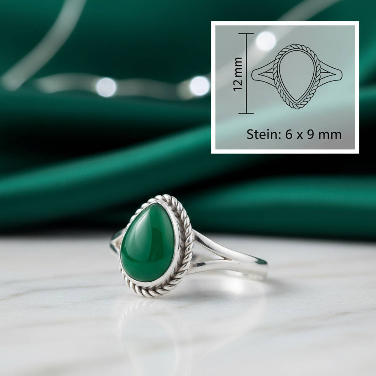 grüner Onyxring aus Silber mit Maßangaben zu Ring und Edelstein