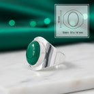 [KI] grüner Onyxring aus Silber mit Maßangaben zu Ring und Edelstein