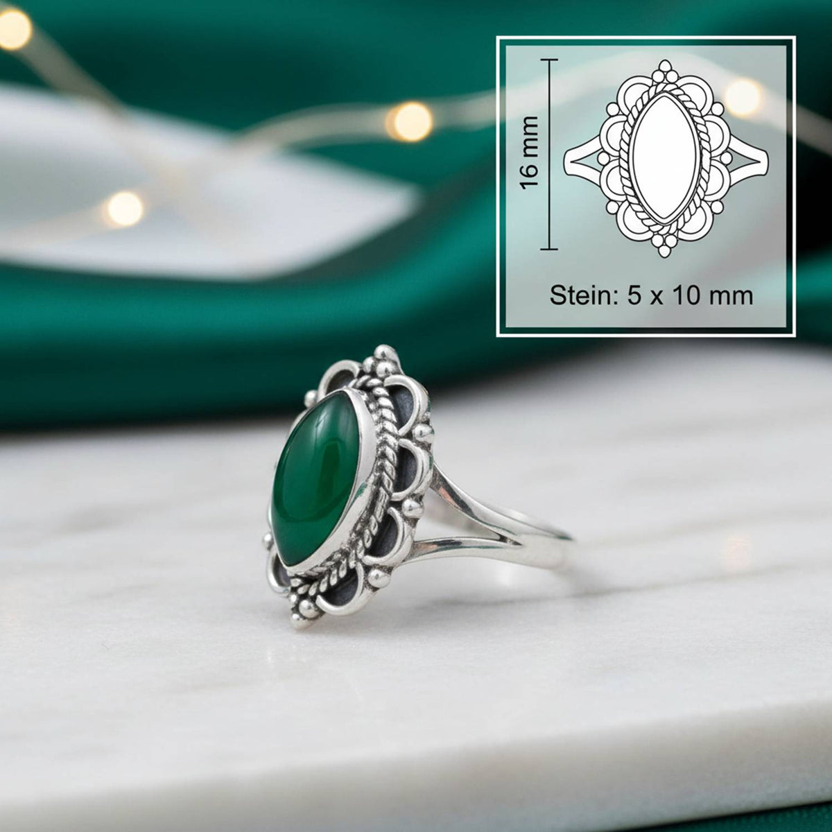 grüner Onyxring aus Silber mit Maßangaben zu Ring und Edelstein
