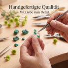 [KI] Handgefertigter Silberring mit grüner Onyx bei der Schmuckherstellung