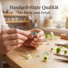 [KI] Handgefertigter Silberring mit grüner Onyx bei der Schmuckherstellung